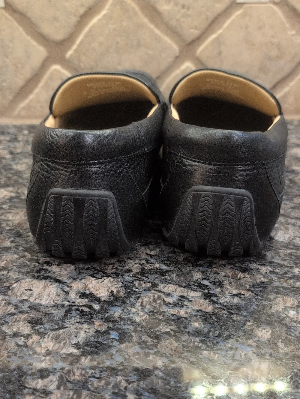 Sperry - Hampden Venetian Loafer in Black Pebbled Leather